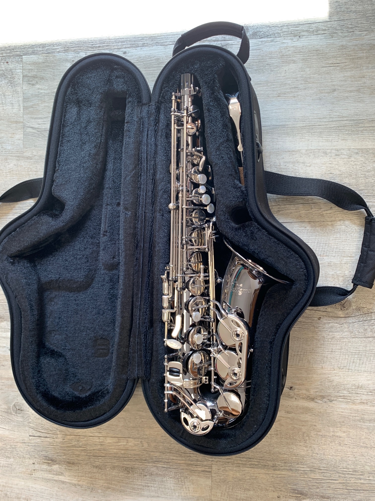 Saxophone Alto Antigua noir gravé antigua noir 2500 10